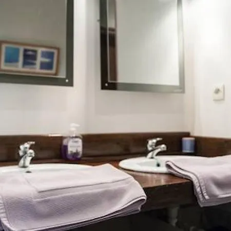 Hotell Le Bonheur Dans Notre Pre 25 P 3*
